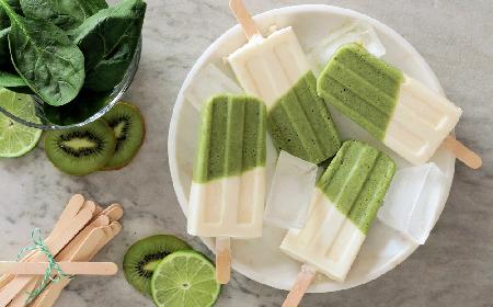 Domowe lody kiwi ze szpinakiem